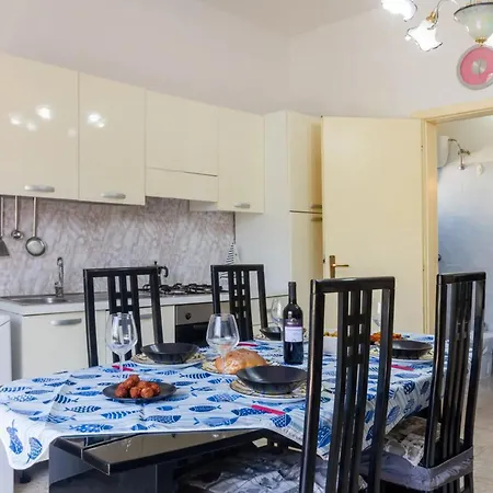 Golden Apartment